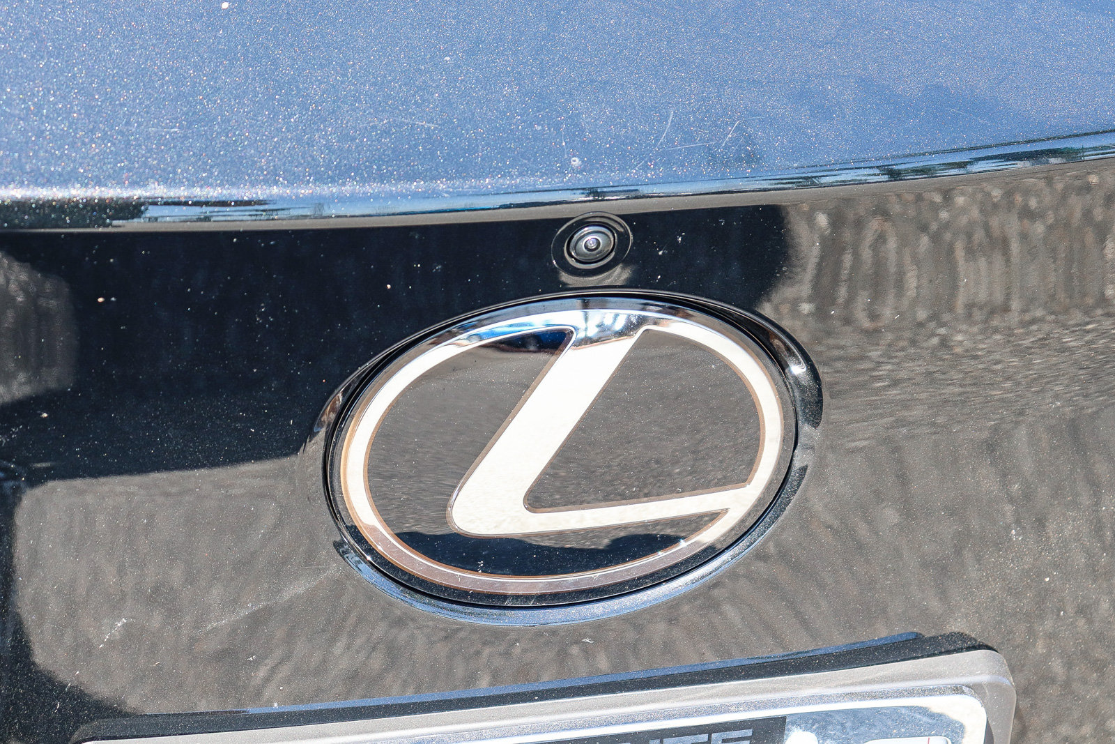 Used 2023 Lexus RZ 450e Premium w/ Technology Package AWD/4WD image 4