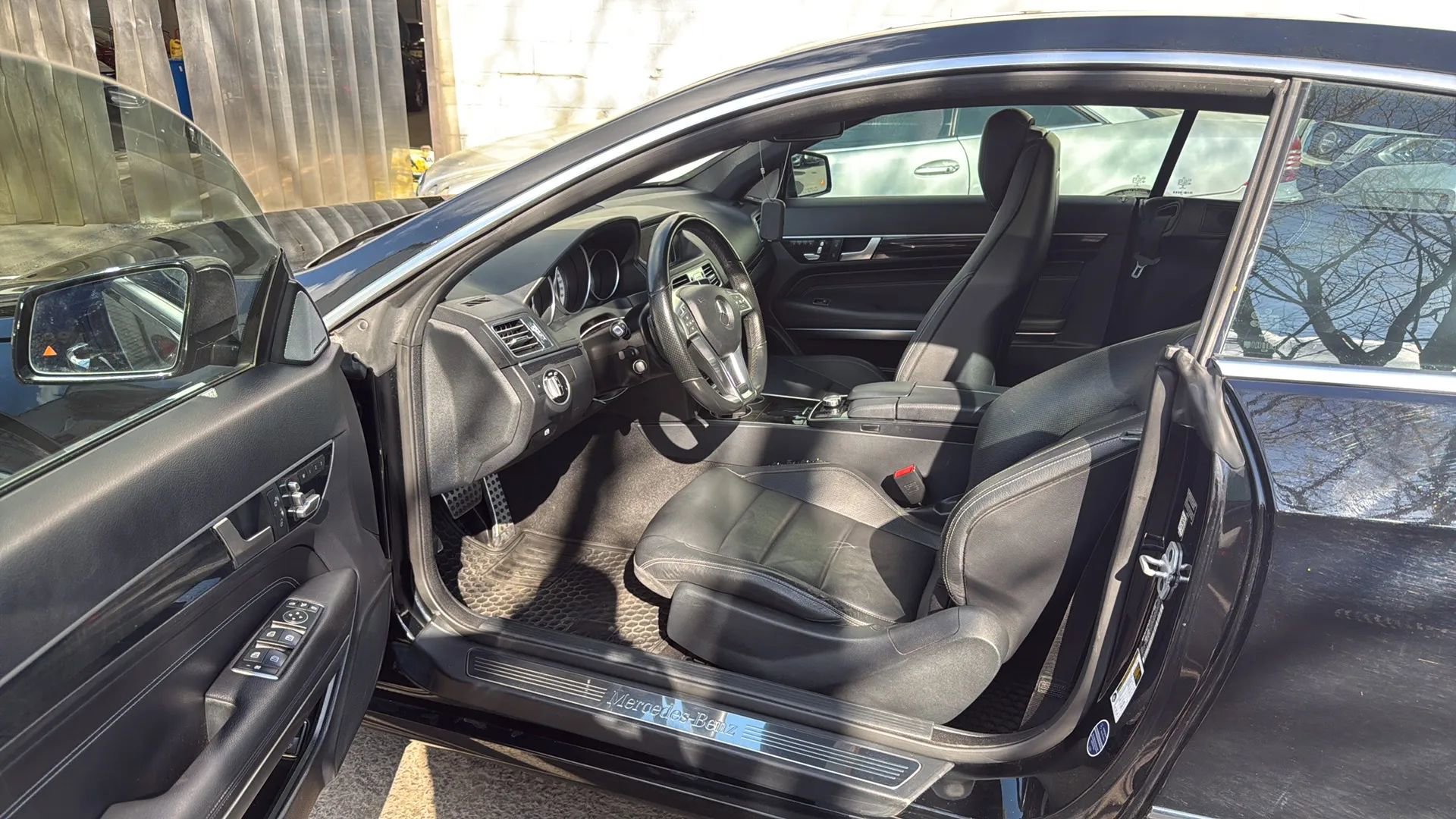 Used 2015 Mercedes-Benz E 400 4MATIC Coupe image 22