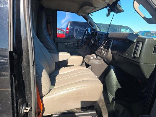 Used 2019 Chevrolet Express 2500 w/ Driver Convenience Package RWD image 4