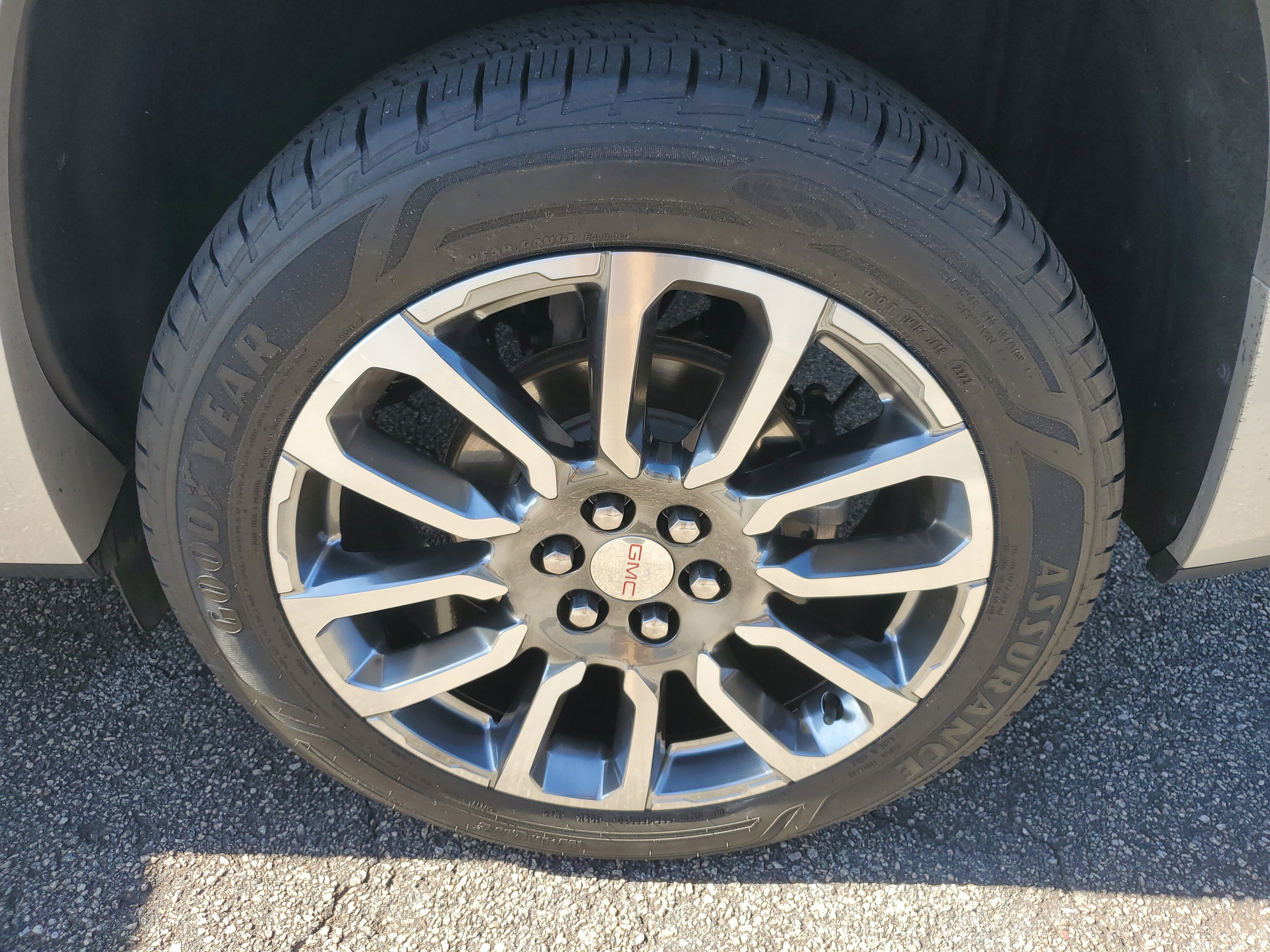 Used 2020 GMC Acadia Denali w/ Technology Package image 7