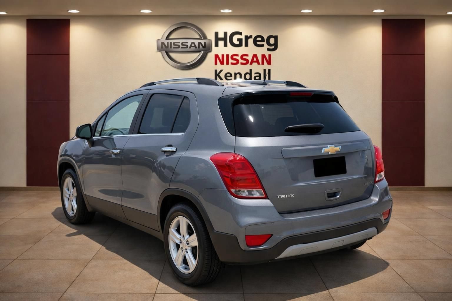 Used 2019 Chevrolet Trax LT w/ LT Convenience Package FWD image 2