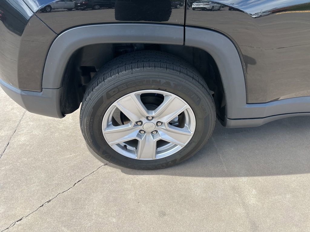 Used 2022 Jeep Compass Latitude AWD/4WD image 30