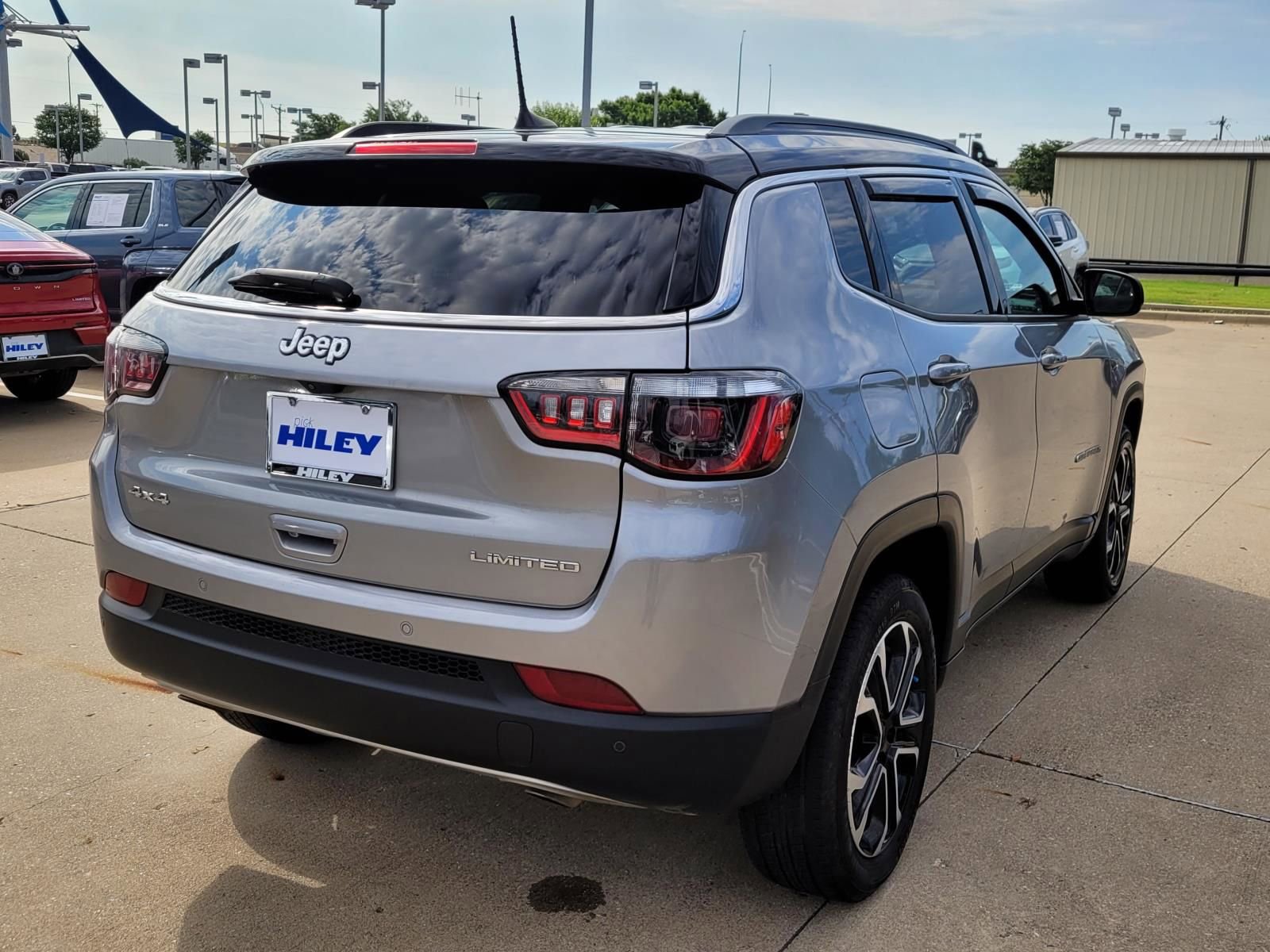 Used 2023 Jeep Compass Limited AWD/4WD image 4