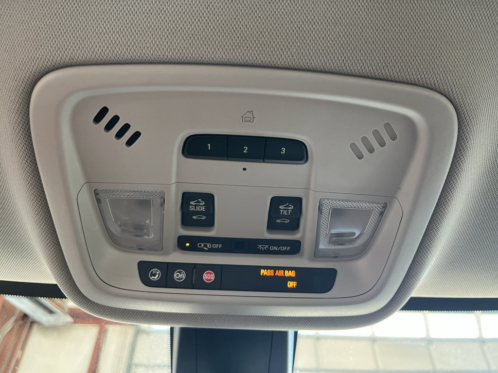 Used 2019 Chevrolet Traverse Premier w/ Driver Confidence II Package image 27