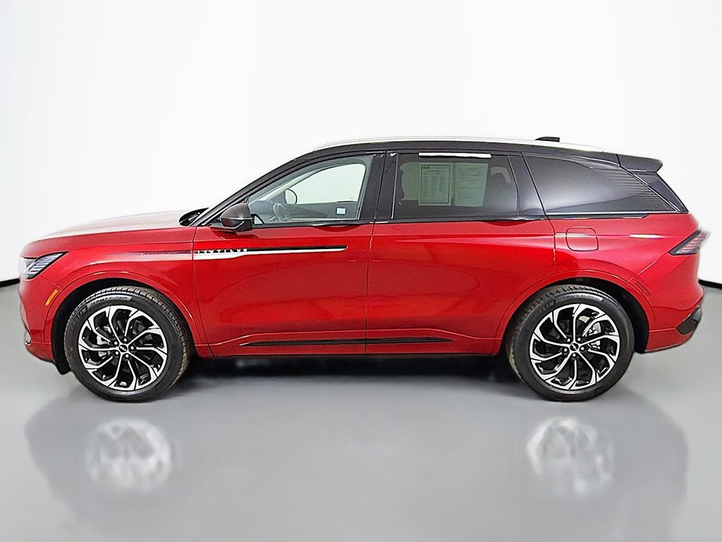 Used 2025 Lincoln Nautilus Reserve AWD/4WD image 18