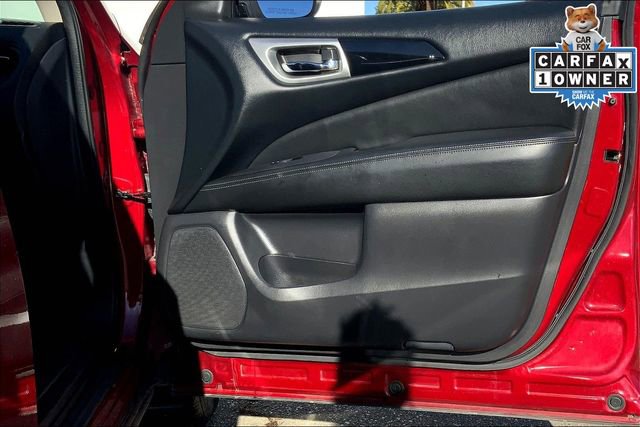 Used 2018 Nissan Pathfinder S image 23