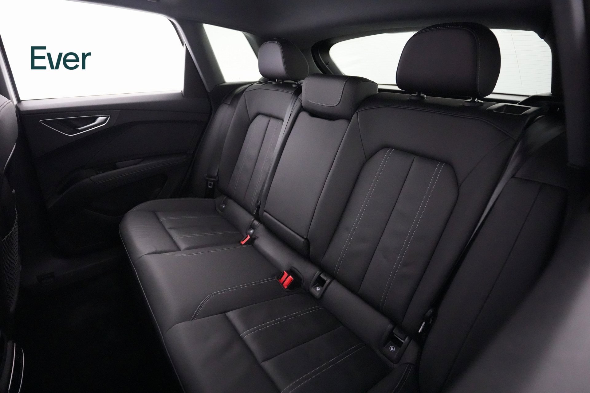 Used 2024 Audi Q4 e-tron Premium w/ Convenience Package image 10