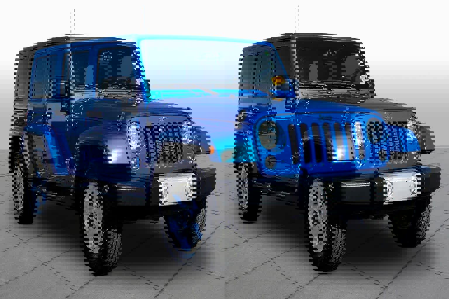 Used 2015 Jeep Wrangler Unlimited Sahara w/ Connectivity Group video 3