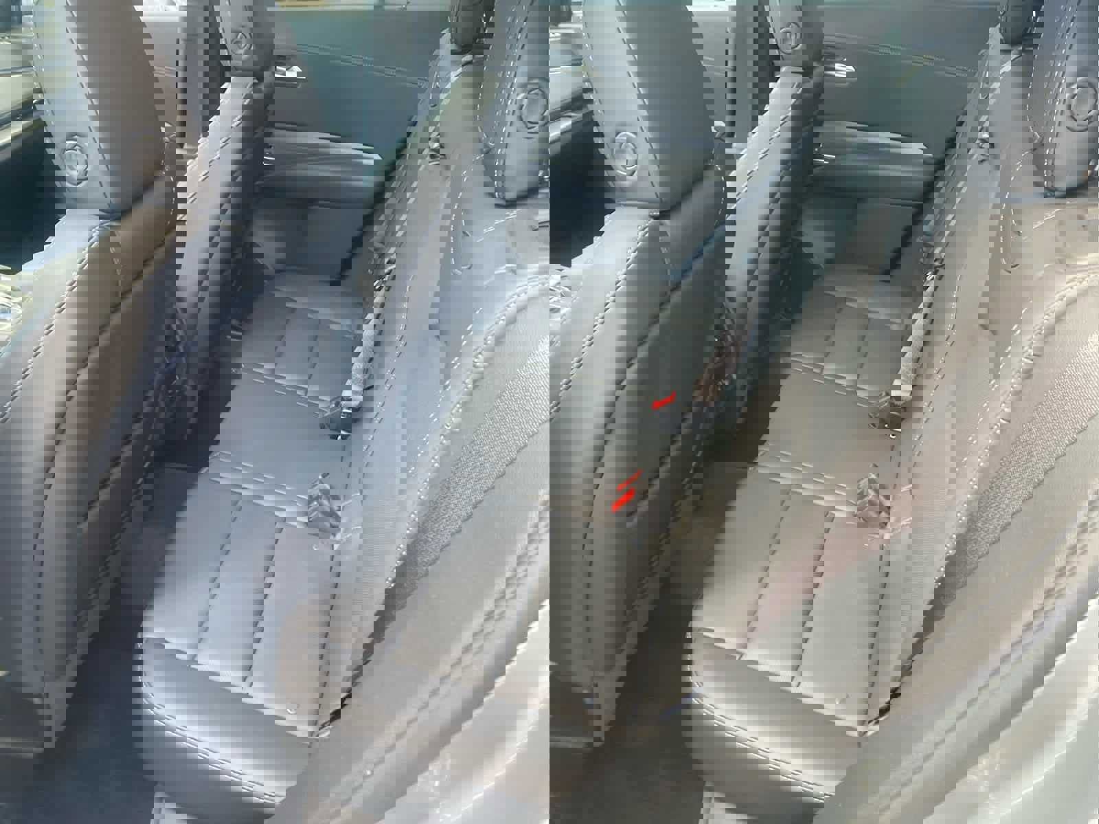 Used 2025 Cadillac XT4 Premium Luxury image 14