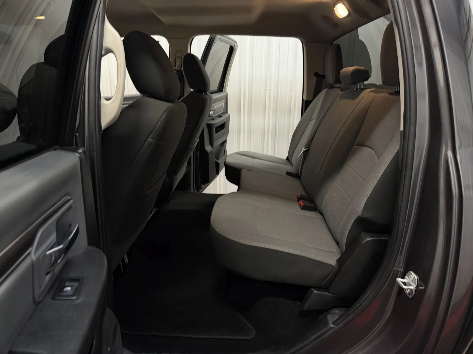 Used 2021 RAM 1500 Classic SLT AWD/4WD image 36