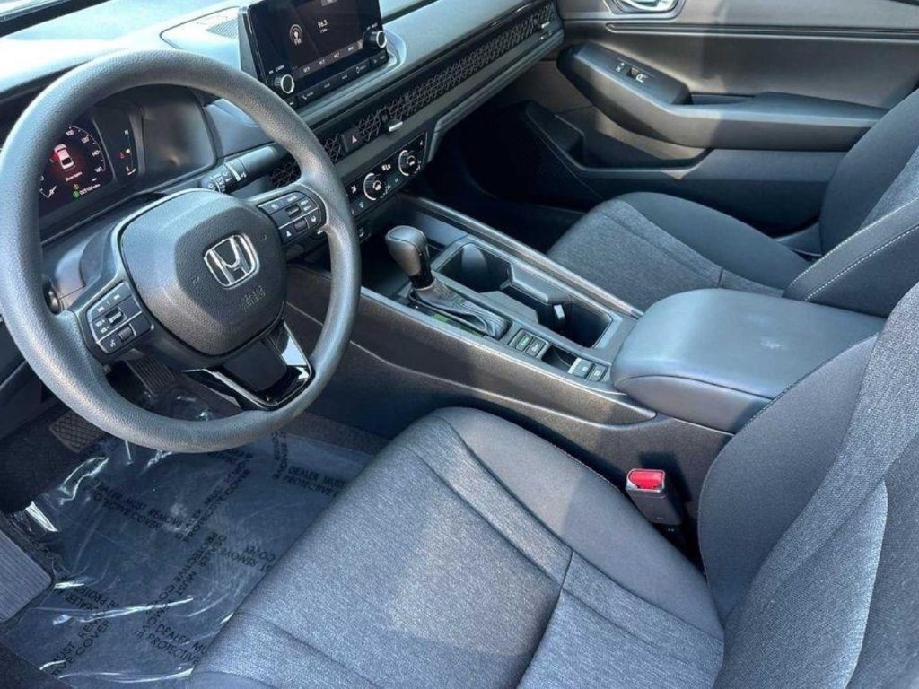 Used 2023 Honda Accord EX image 10