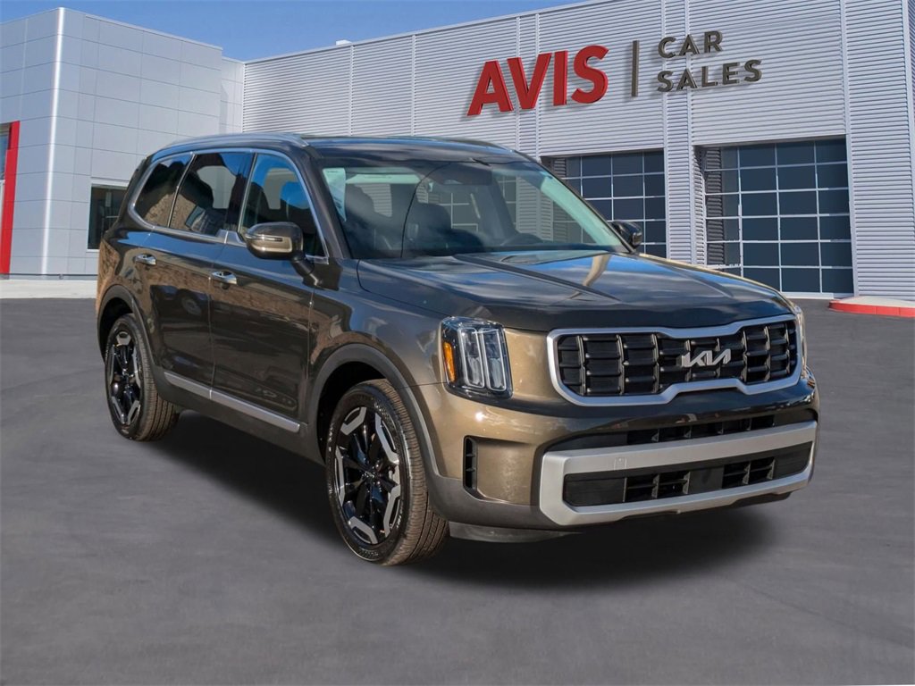 Used 2025 Kia Telluride S image 3
