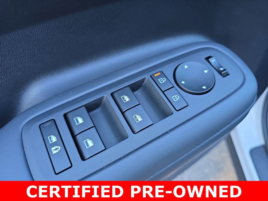 Used 2025 Hyundai Santa Fe SEL FWD image 30