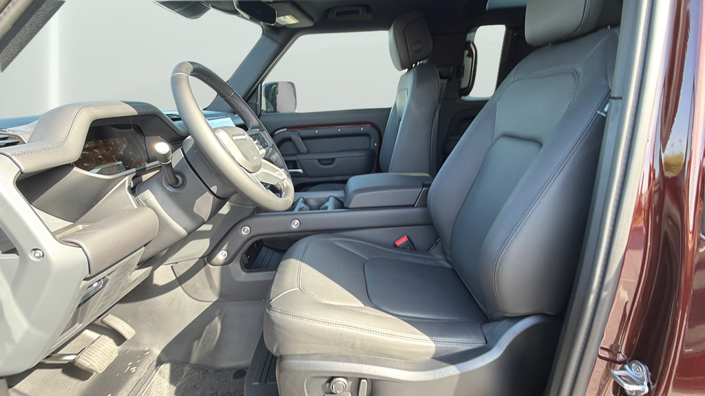 New 2026 Land Rover Defender 90 X-Dynamic SE AWD/4WD image 17