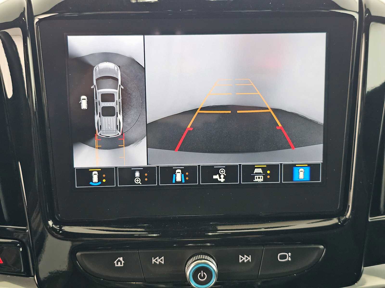 Used 2023 Chevrolet Traverse Premier w/ Redline Edition image 28