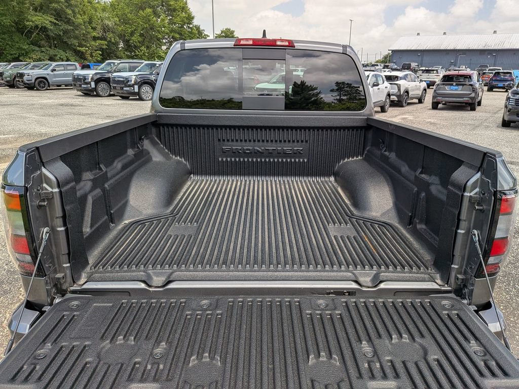 Certified 2025 Nissan Frontier SV RWD image 35