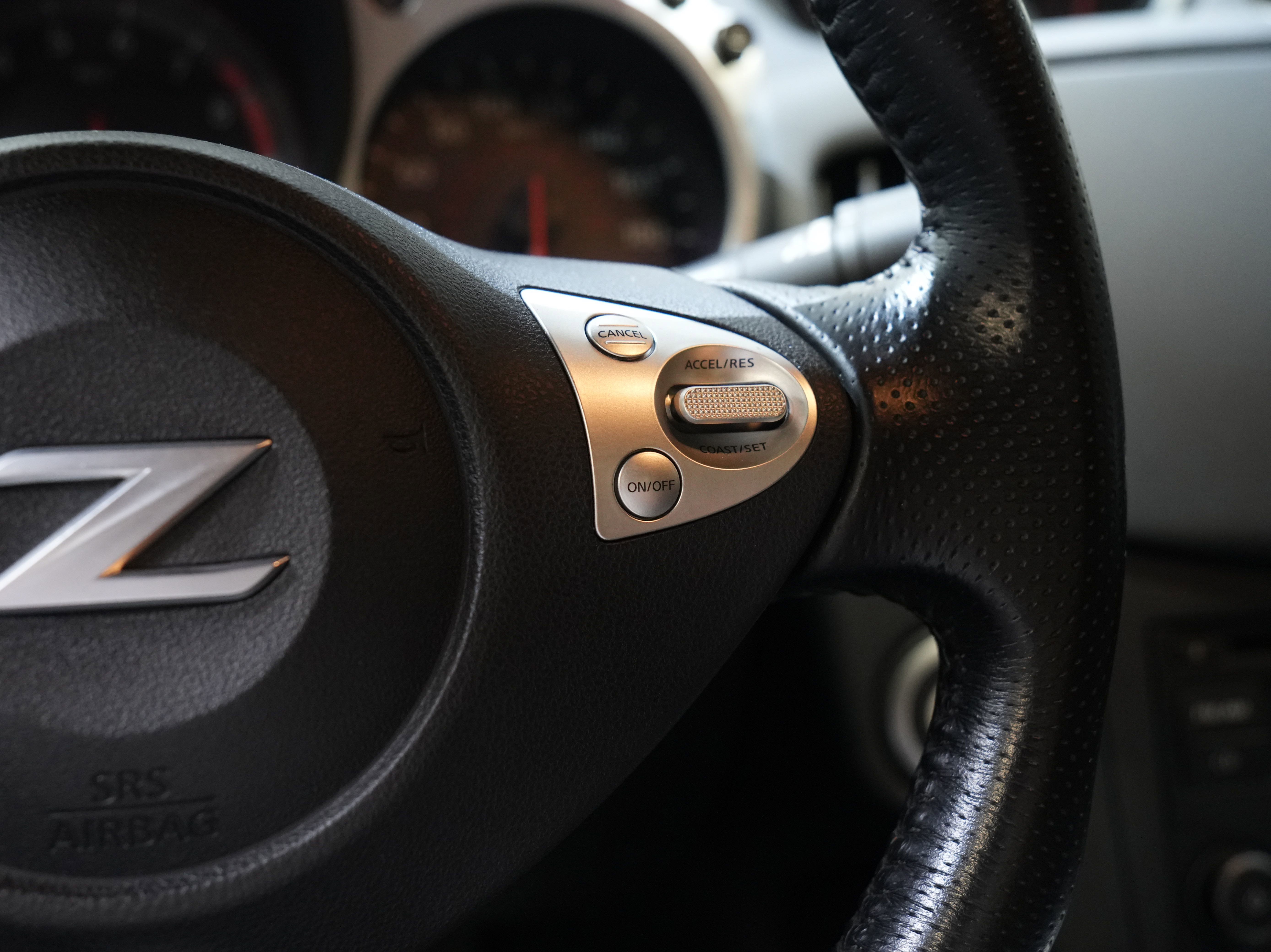 Used 2016 Nissan 370Z Touring RWD image 32