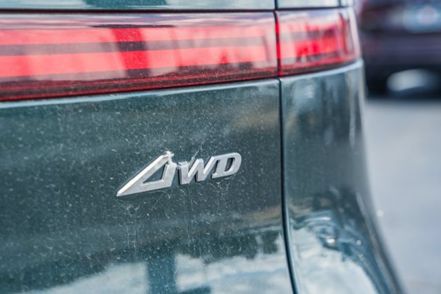 Used 2023 Genesis GV70 2.5T AWD/4WD image 10