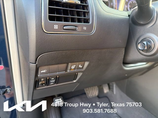 Used 2017 INFINITI QX80 Signature Edition RWD image 16