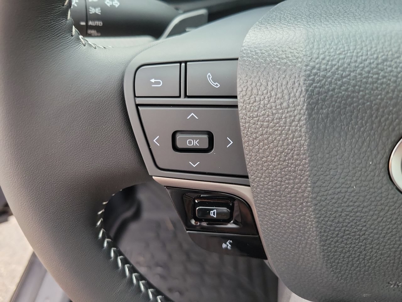 Used 2026 Toyota Camry SE FWD image 20