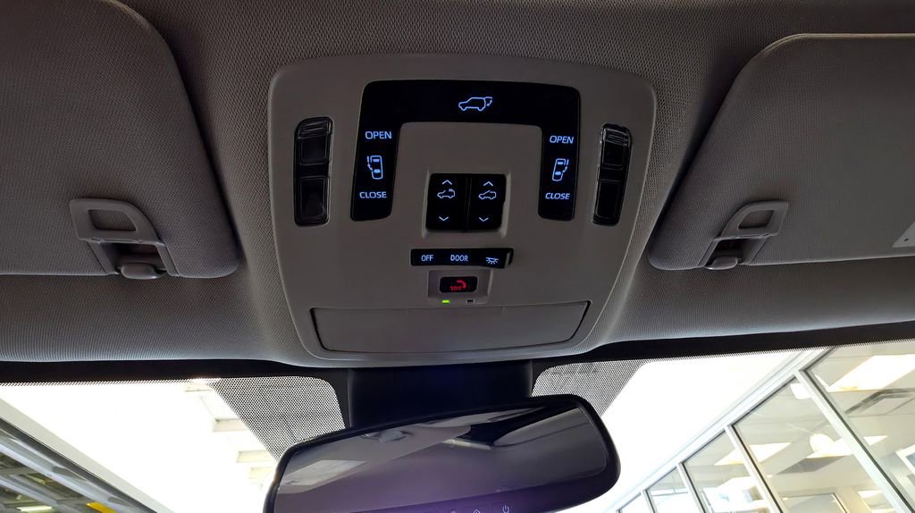 Used 2024 Toyota Sienna XLE image 50