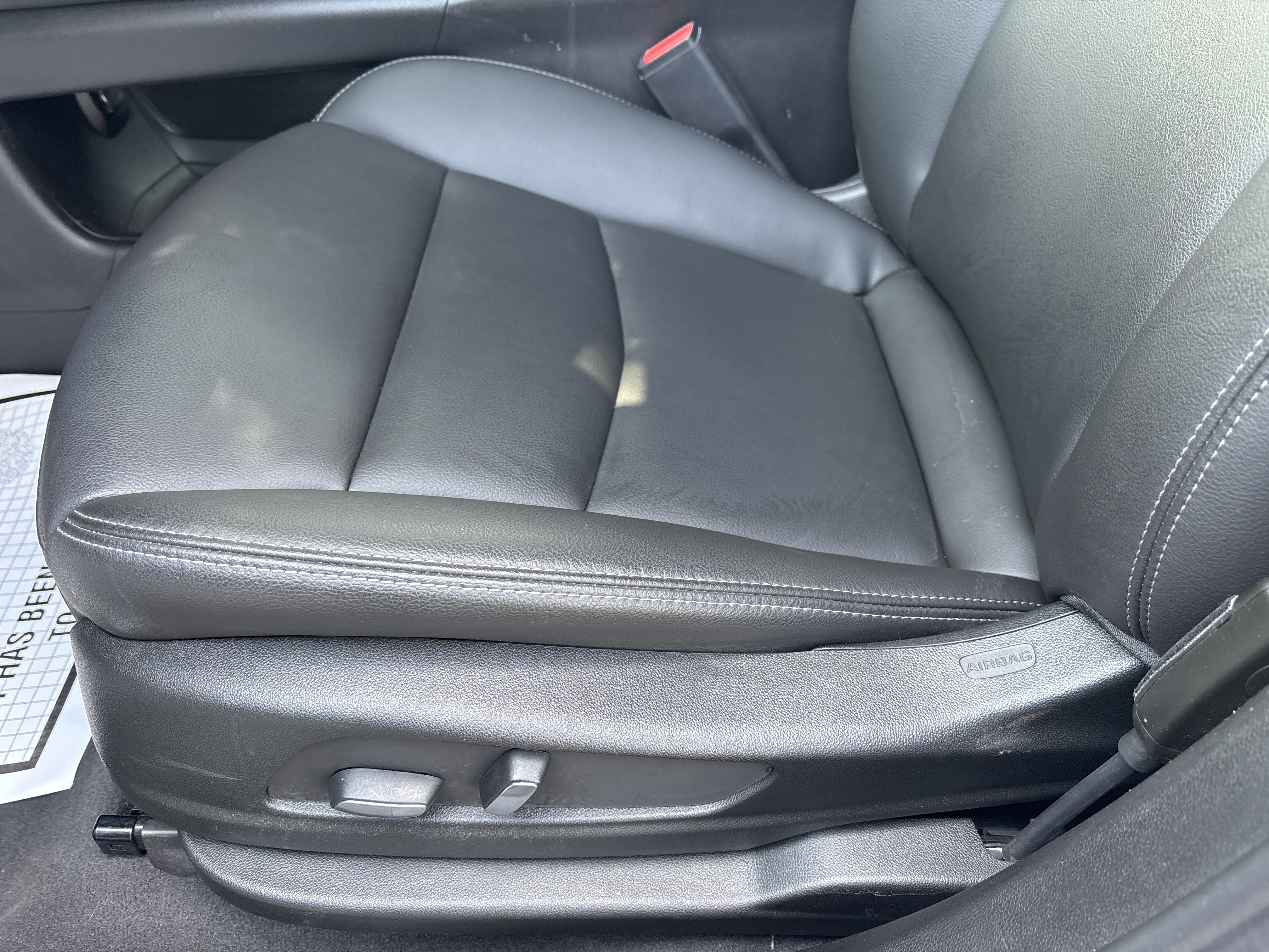 Used 2024 Cadillac XT6 Luxury w/ LPO, Floor Liner Package image 28