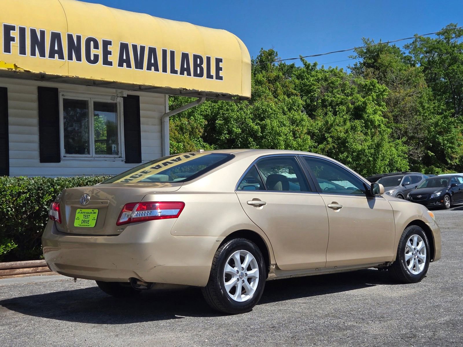 Used 2010 Toyota Camry FWD image 4