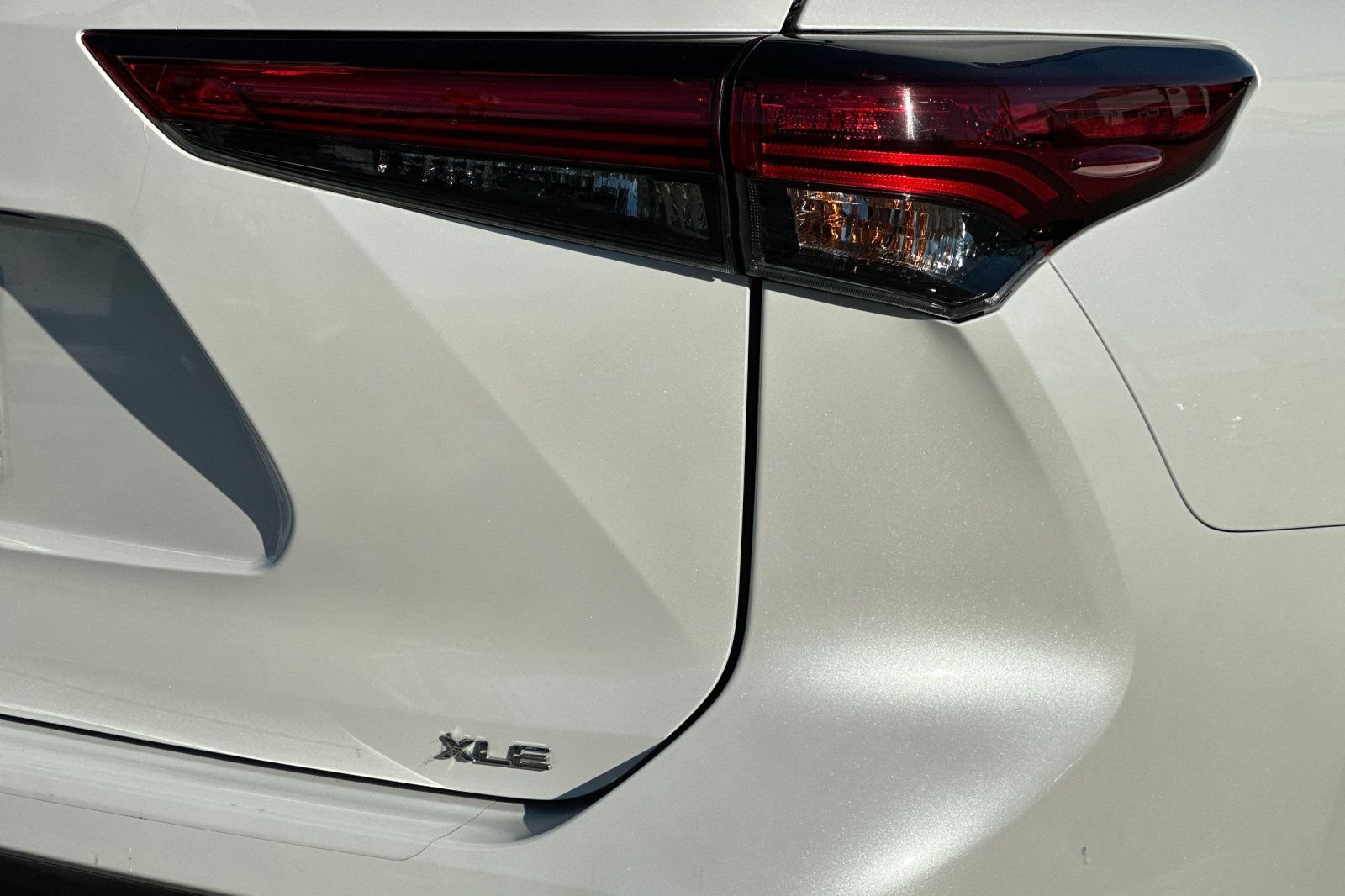 Used 2022 Toyota Highlander XLE FWD image 27