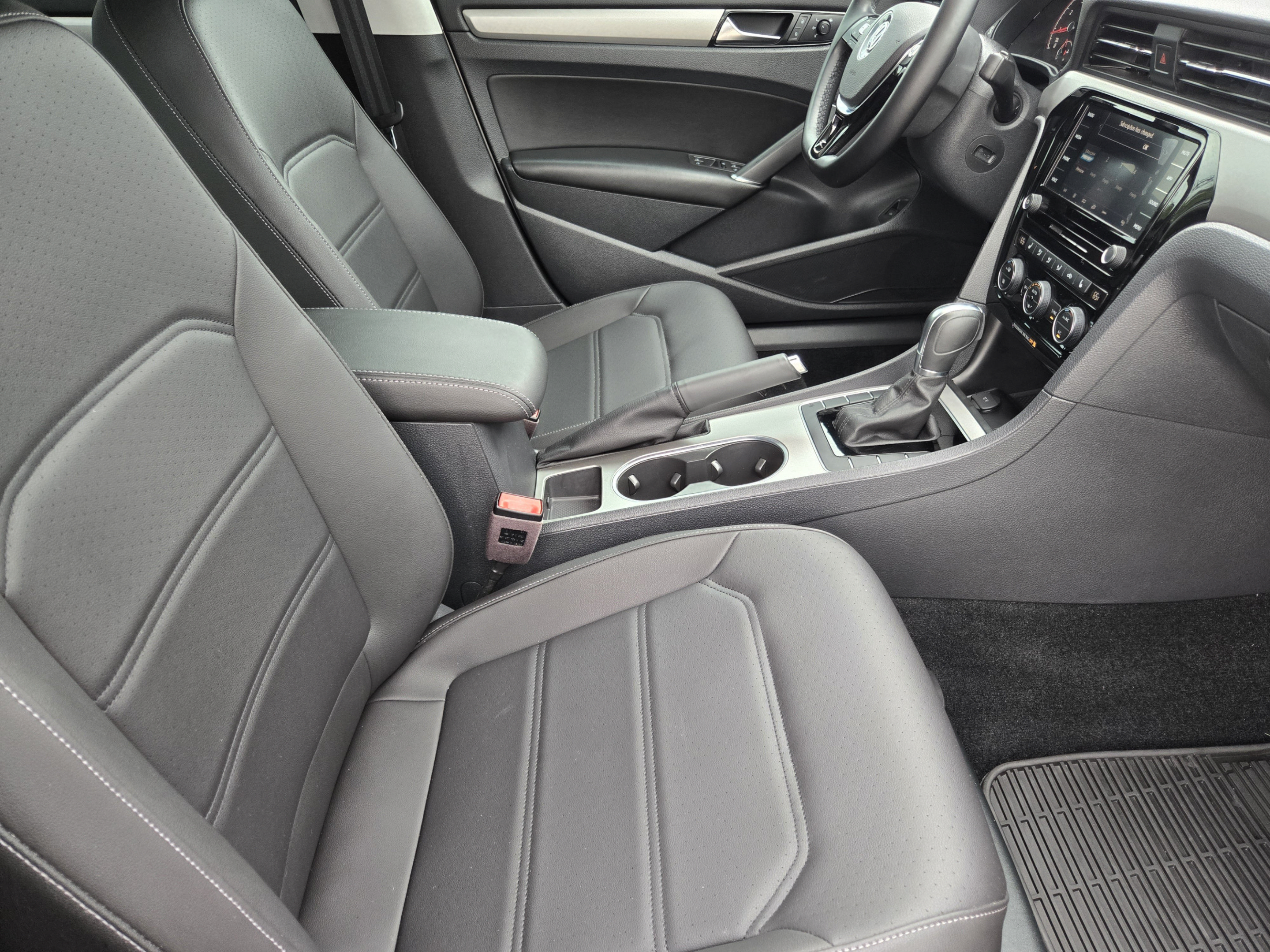 Used 2020 Volkswagen Passat 2.0T SE w/ Sunroof Package FWD image 10