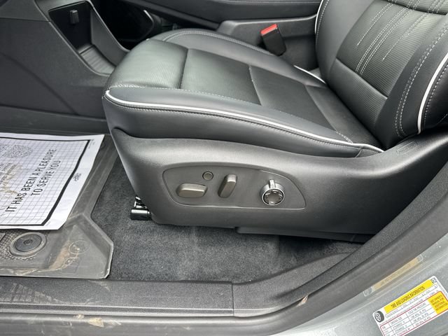 Used 2025 Buick Enclave Avenir AWD/4WD image 16