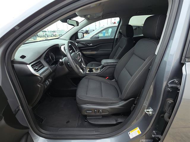 Used 2022 GMC Acadia SLE w/ Driver Convenience Package FWD image 10