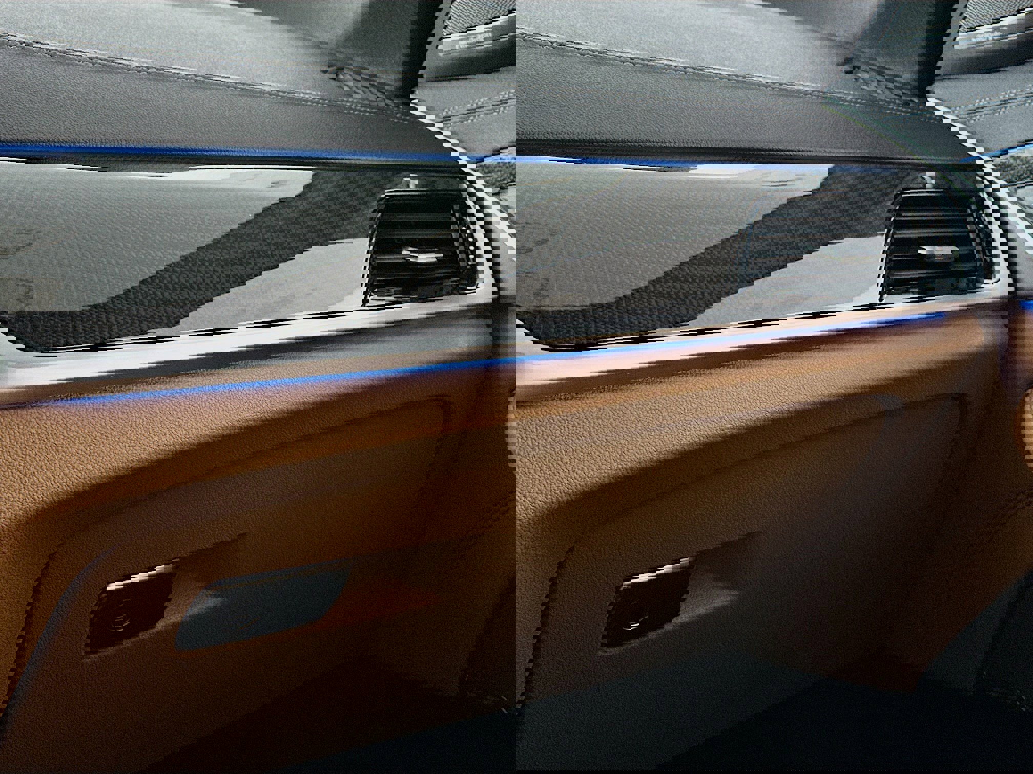 Used 2022 BMW 530e xDrive w/ Premium Package image 19