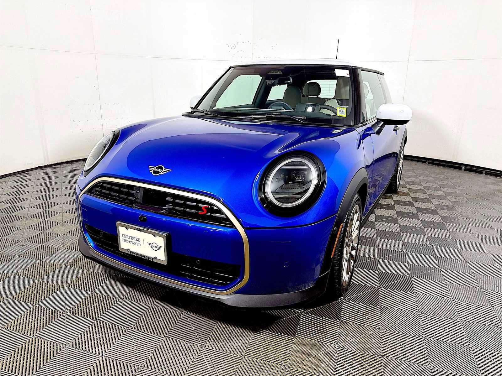 Certified 2025 MINI Cooper S image 3