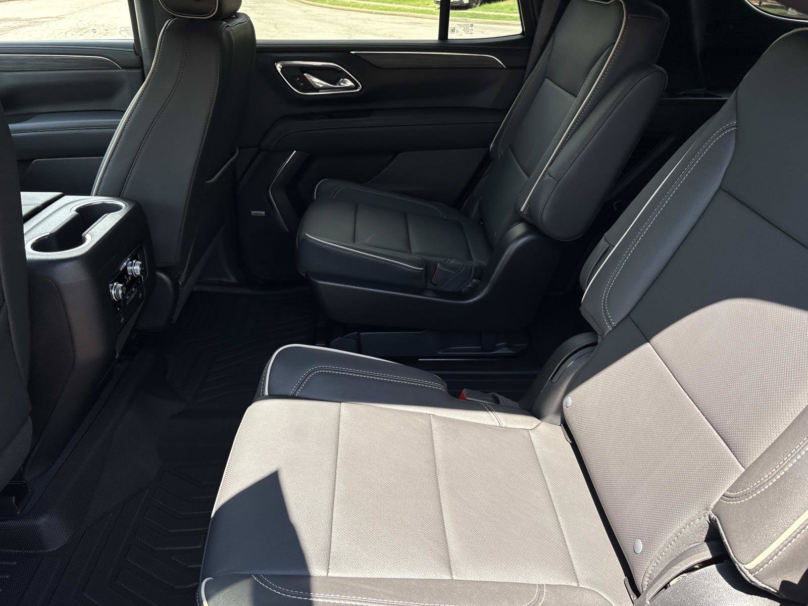 Used 2023 GMC Yukon SLT AWD/4WD image 31