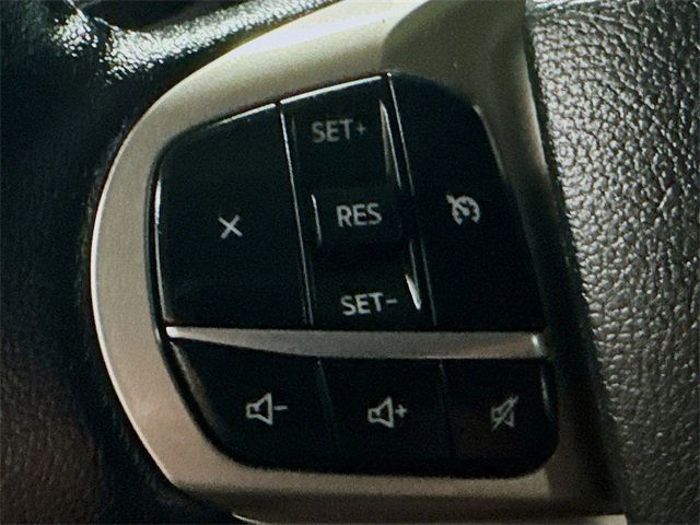 Used 2022 Ford Explorer XLT image 17