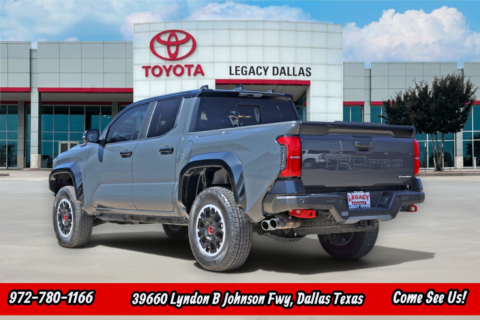 Used 2025 Toyota Tacoma TRD Pro w/ Tow Tech Package AWD/4WD image 8