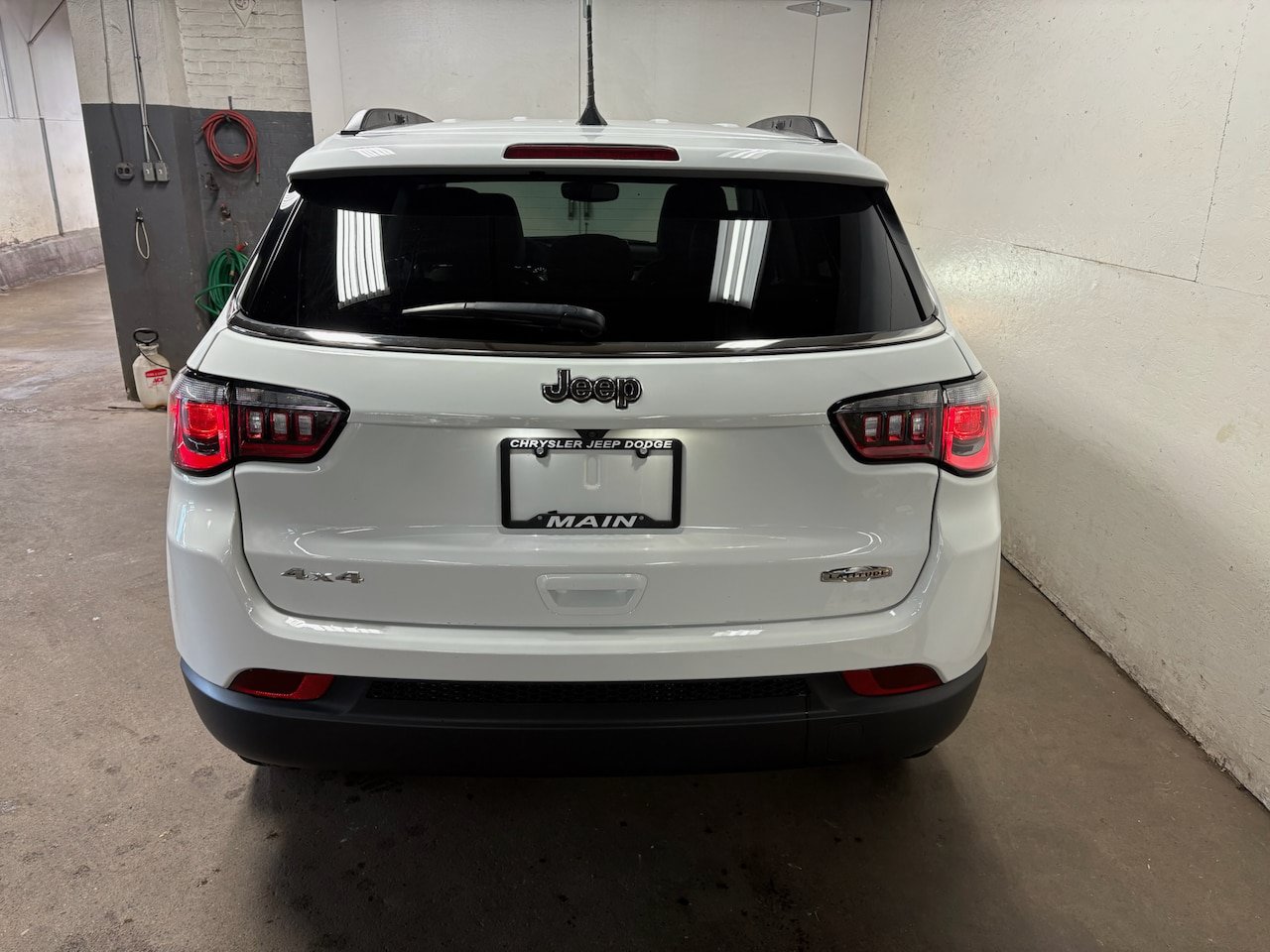 Used 2022 Jeep Compass Latitude AWD/4WD image 8
