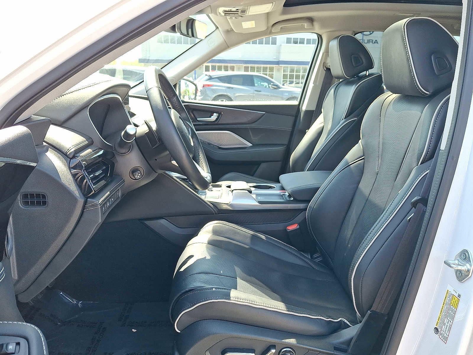 Certified 2023 Acura MDX SH-AWD w/ Advance Package image 14