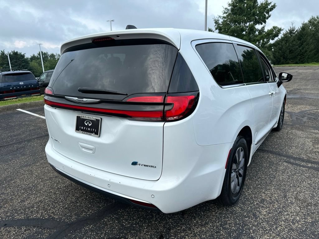 Used 2023 Chrysler Pacifica Limited FWD image 14