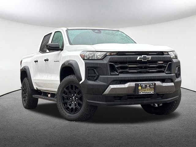 Used 2023 Chevrolet Colorado Trail Boss w/ Technology Package image 2
