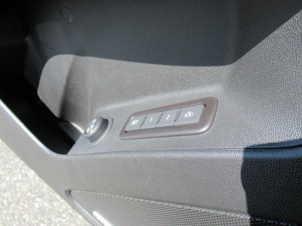 Used 2022 Chevrolet Equinox Premier image 26