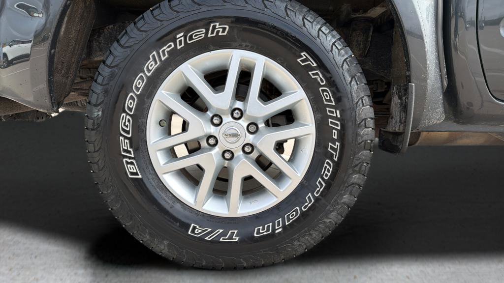 Used 2015 Nissan Frontier SV image 10