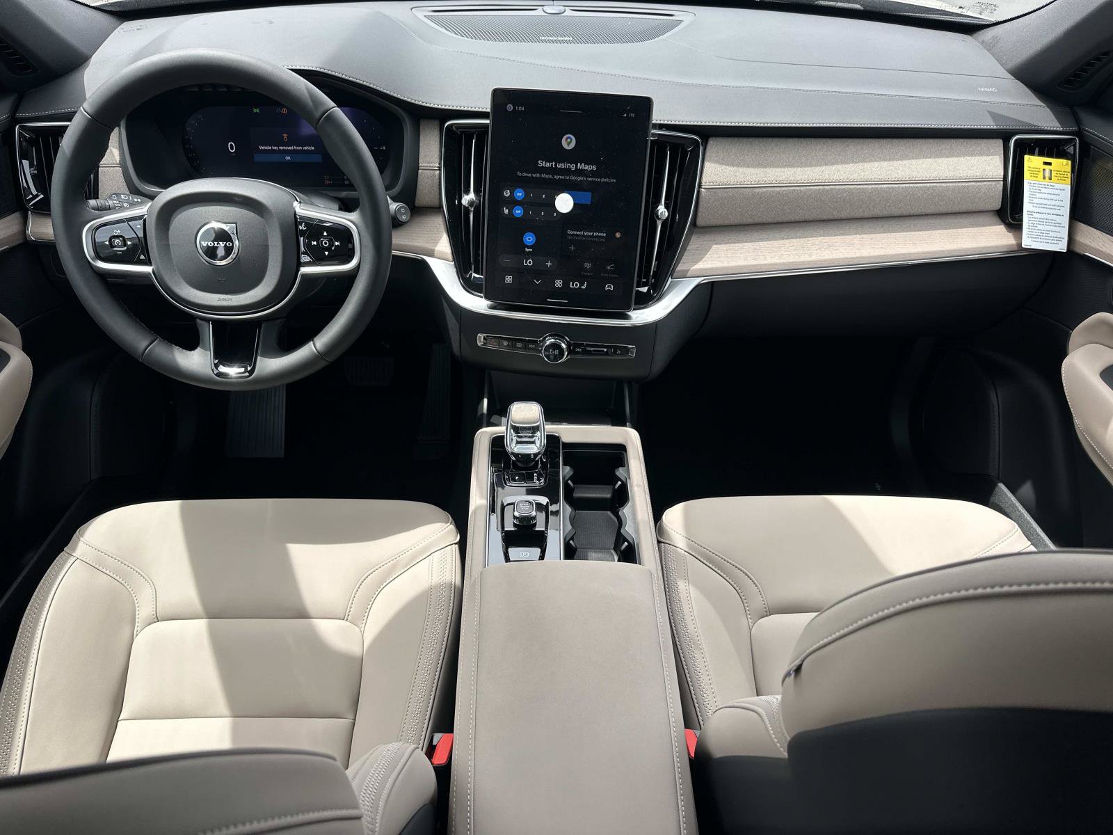New 2026 Volvo XC90 T8 Plus w/ Protection Package Premier AWD/4WD image 7