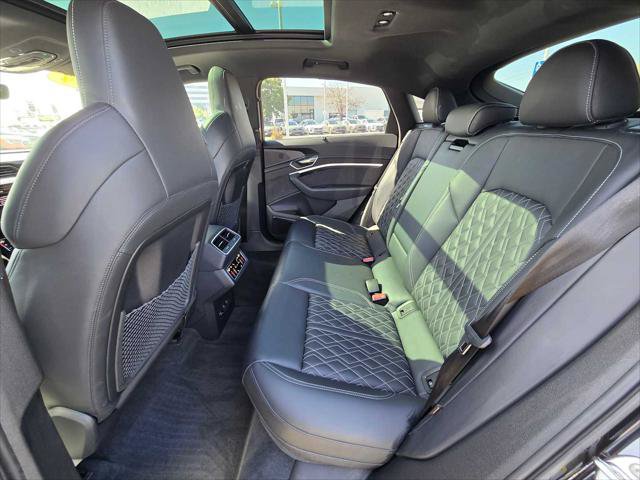 Used 2024 Audi SQ8 e-tron Prestige w/ Prestige Package AWD/4WD image 16