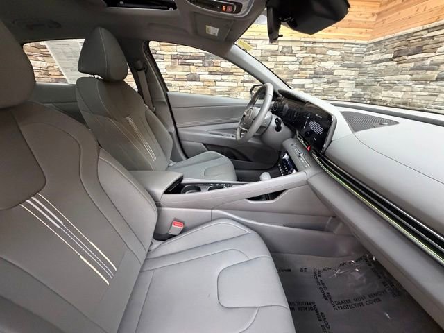 Used 2024 Hyundai Elantra SEL w/ Convenience Package FWD image 14