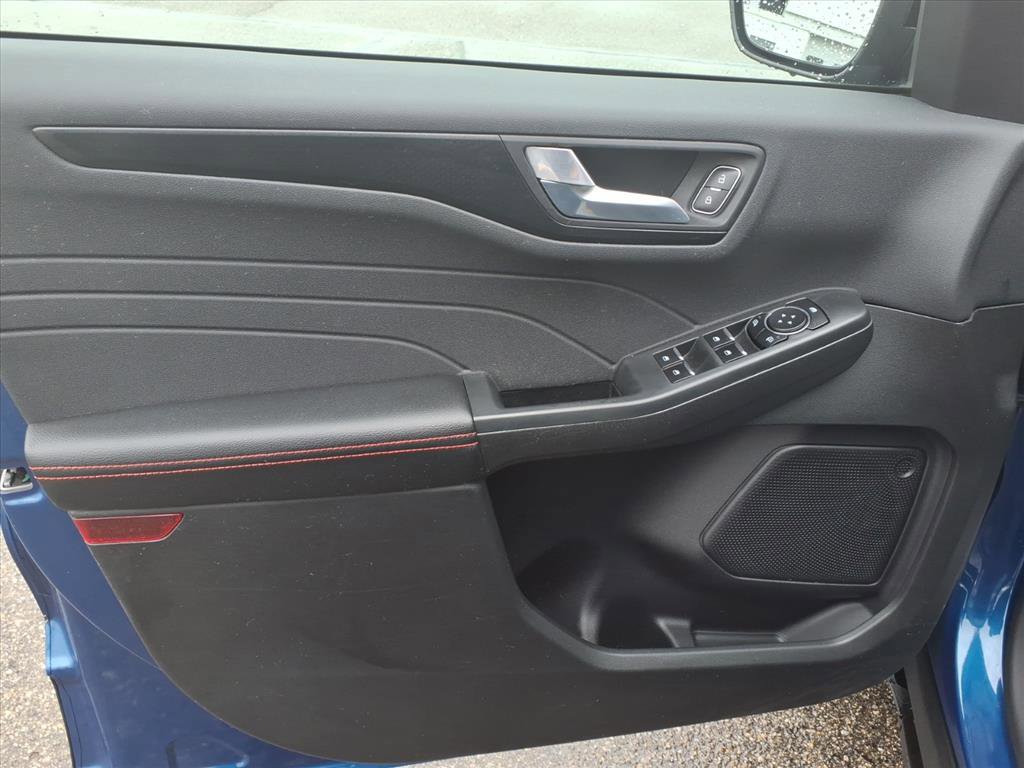 Used 2022 Ford Escape SEL w/ SEL Stealth AWD Package image 13