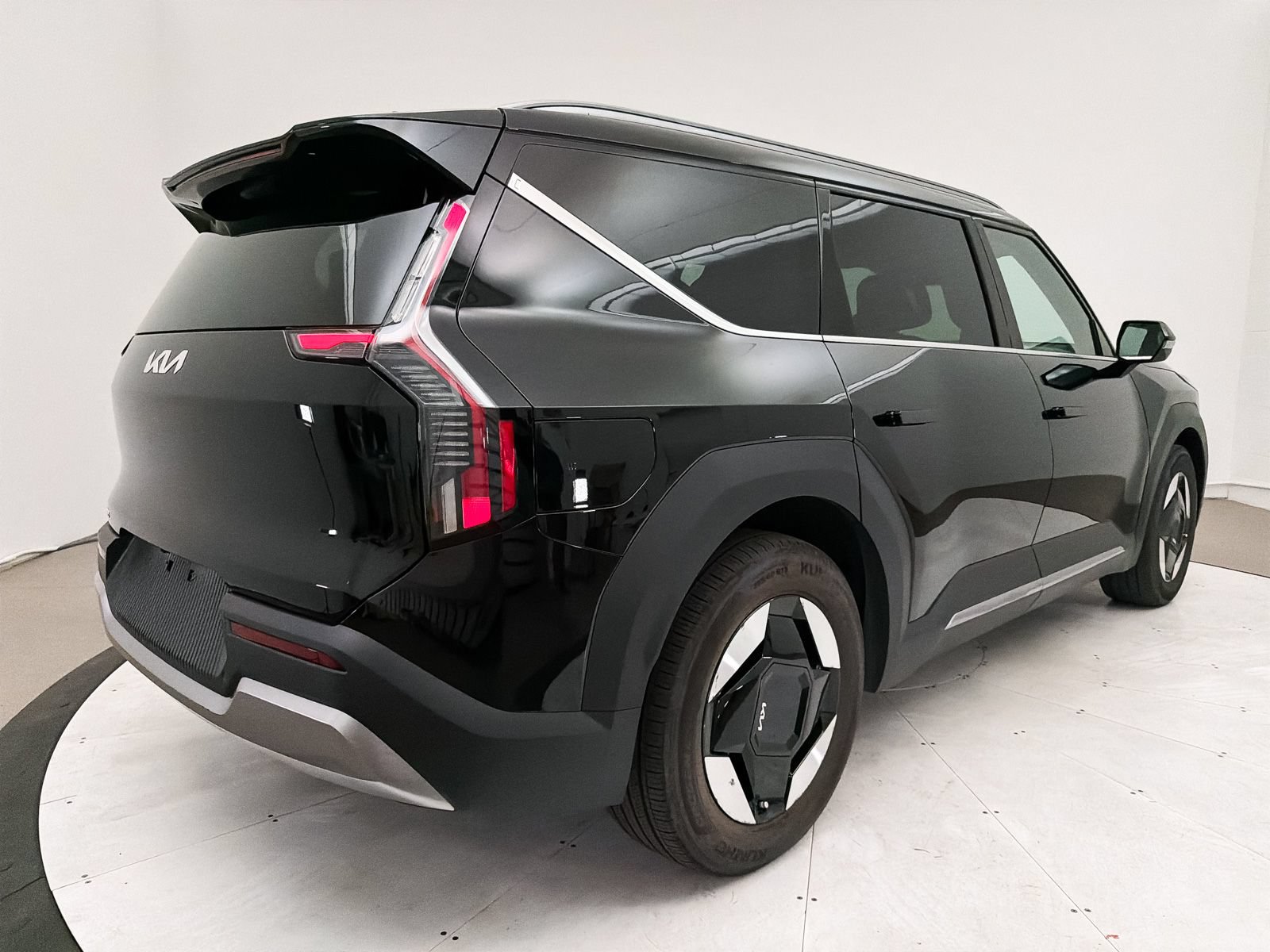Certified 2024 Kia EV9 Wind AWD/4WD image 18