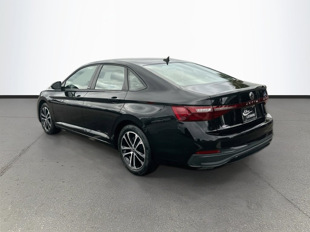 Used 2025 Volkswagen Jetta Sport FWD image 5