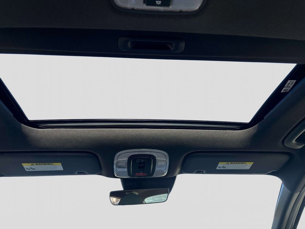 Used 2024 Hyundai Elantra Limited image 12