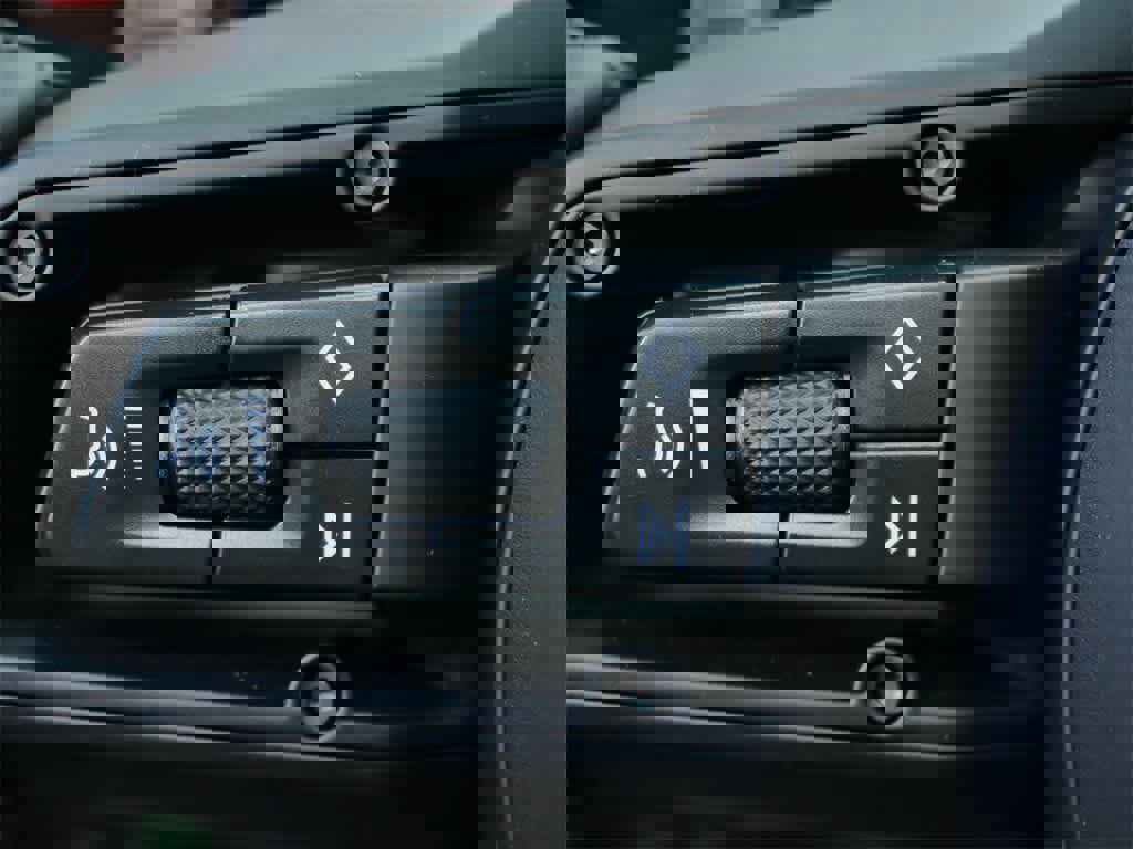 New 2025 Porsche Cayenne Turbo image 23